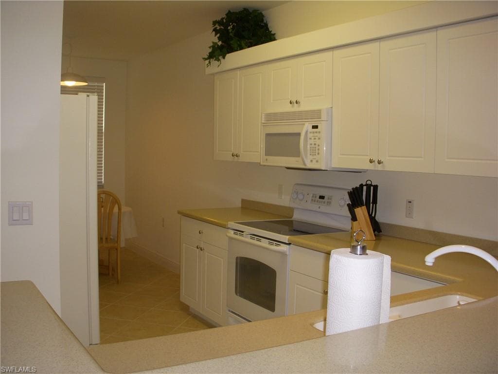 11021 Gulf Reflections DR 303-8