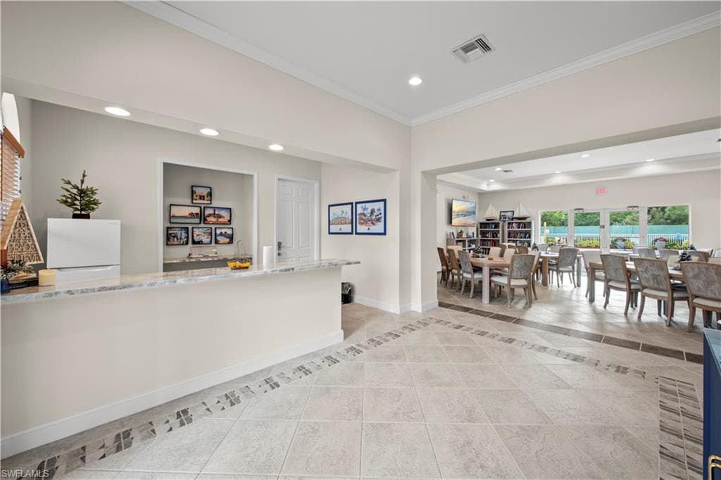 11021 Gulf Reflections DR 303-25