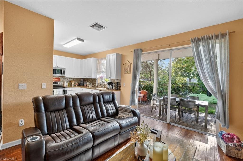 7005 Romana WAY 1701-15