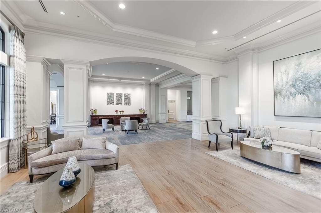 12567 Grandezza CIR-32