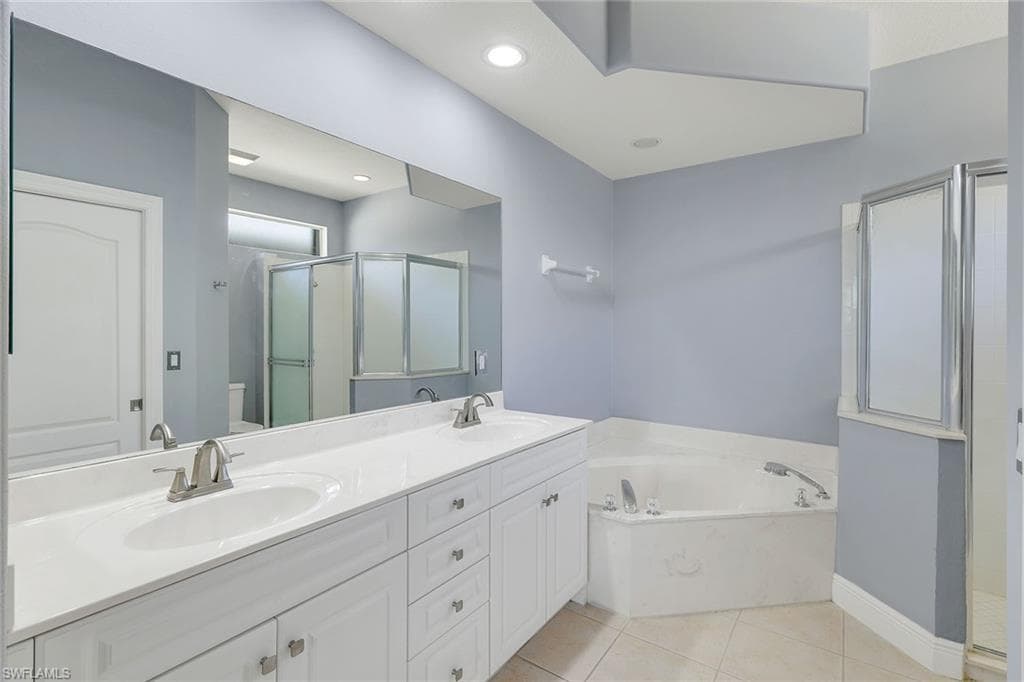 8616 Ibis Cove CIR-17