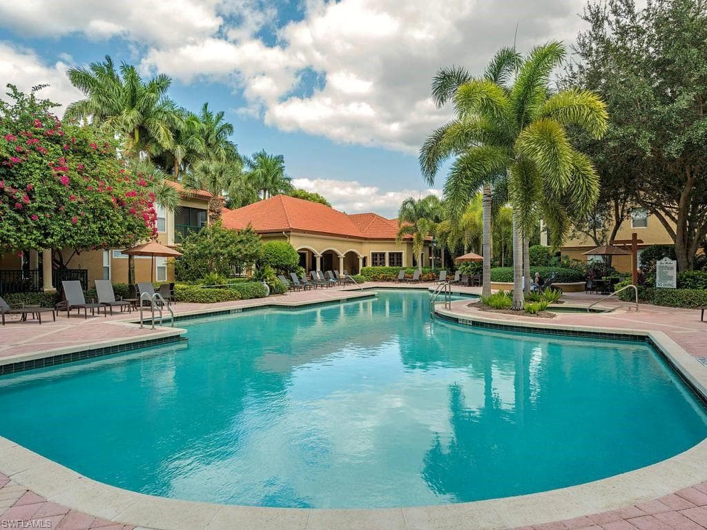 8930 Colonnades CT E 627-14