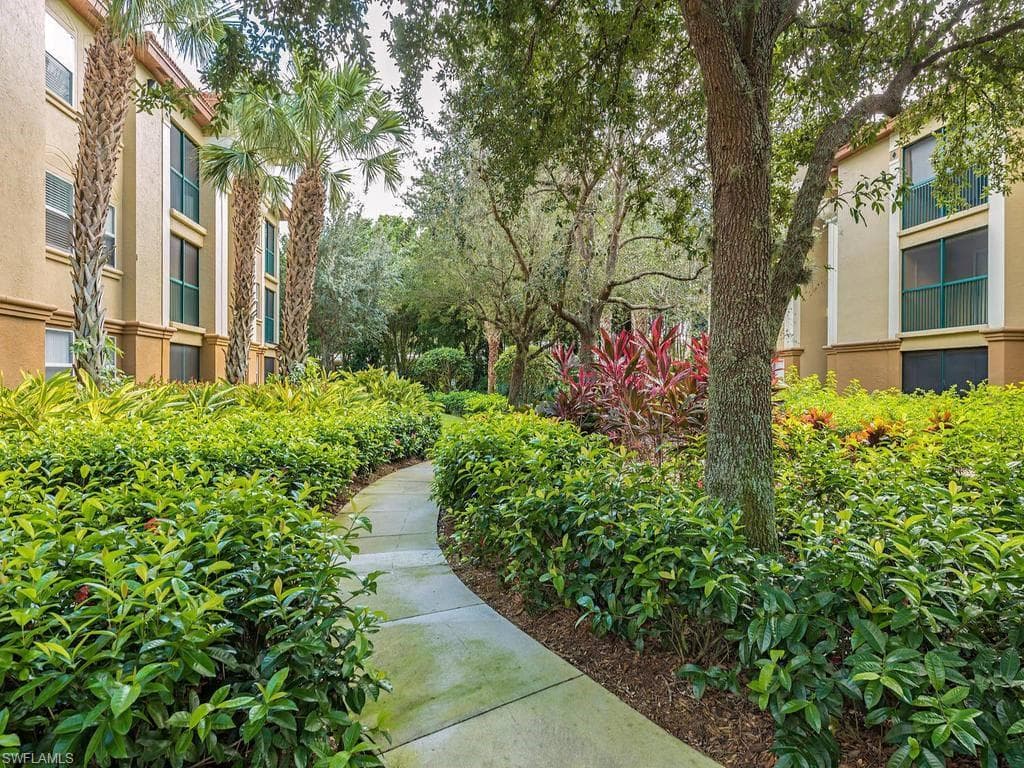 8930 Colonnades CT E 627-18