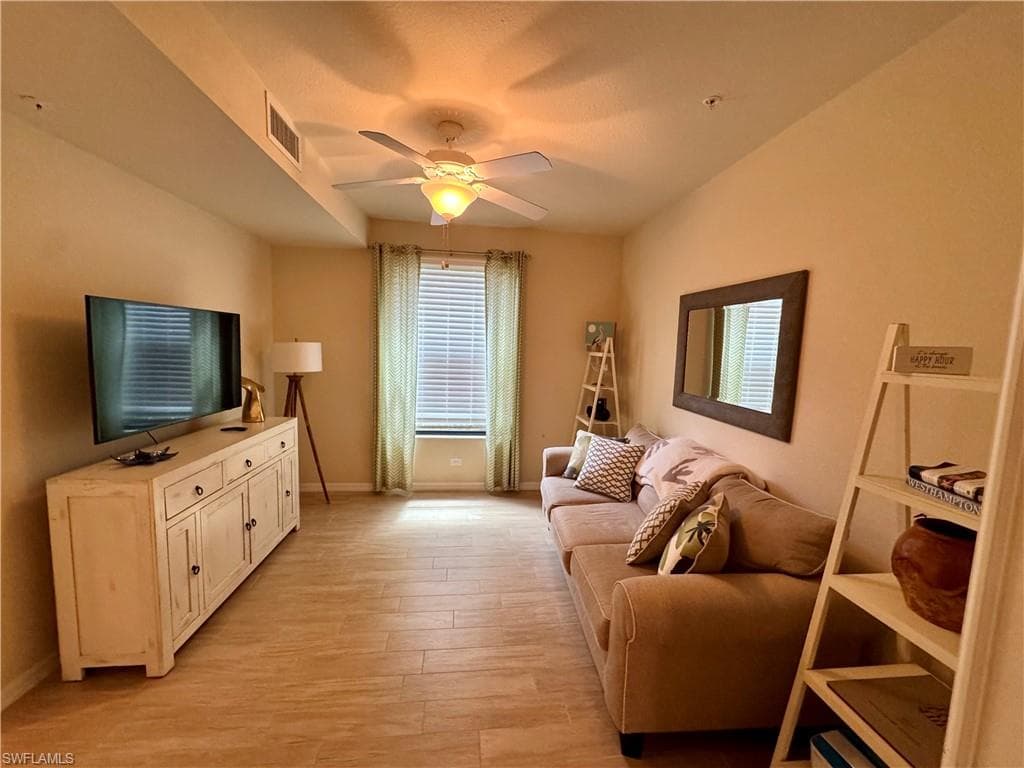 13761 Julias WAY 311-28