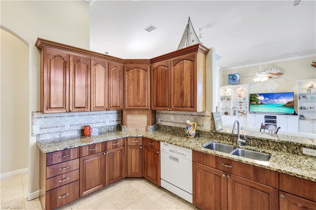 15930 Catalpa Cove DR-16