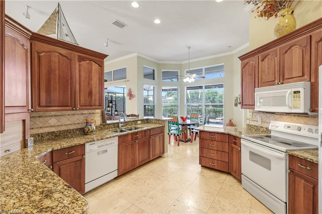 15930 Catalpa Cove DR-14