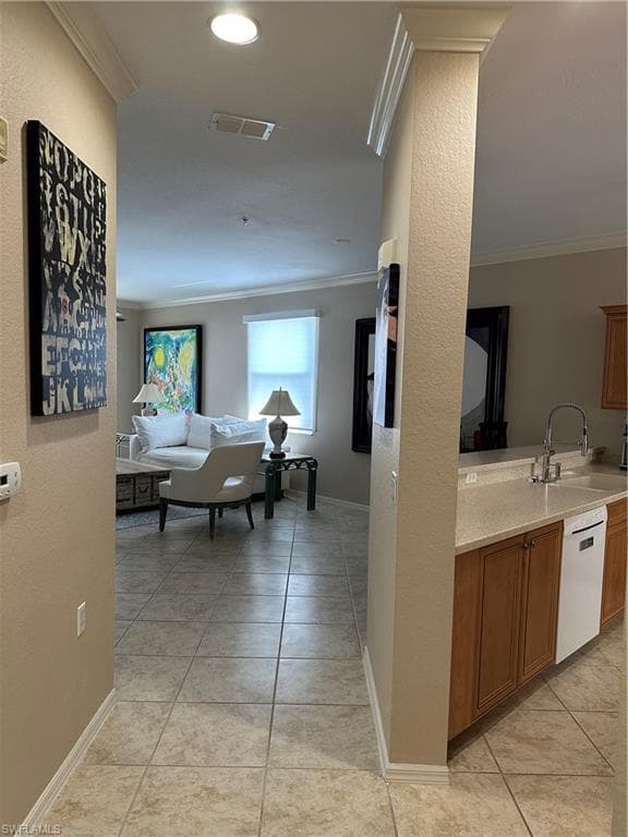 8470 Kingbird LOOP 1050-7