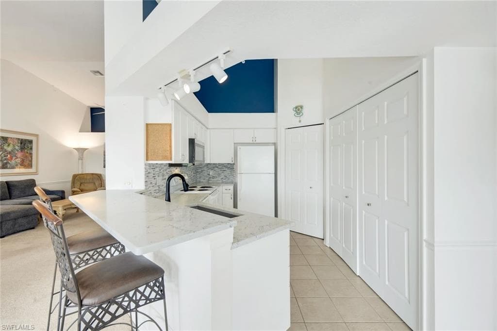 28851 Bermuda Lago CT 304-8
