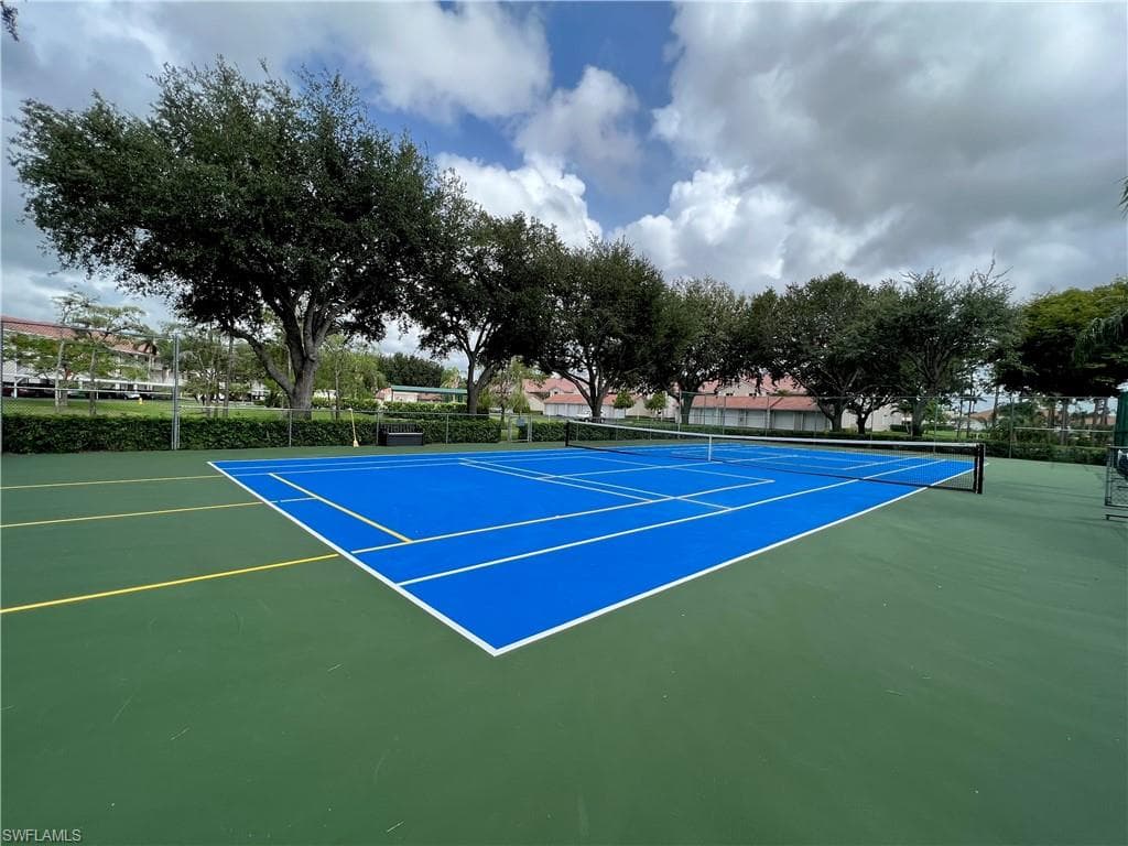7145 Dennis CIR D-205-27
