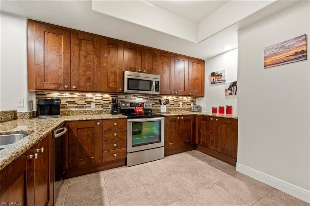 1035 SANDPIPER ST F-104-6