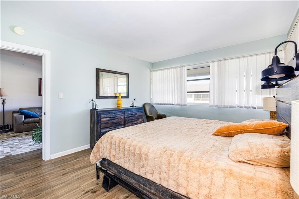 4216 4th PL 12-10