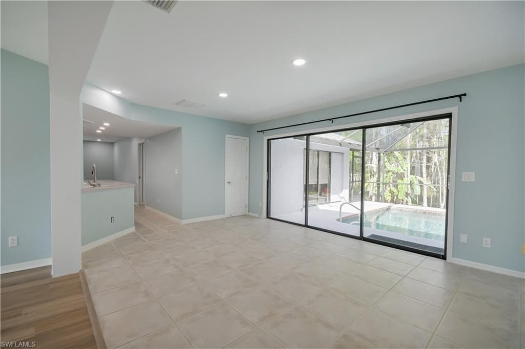6686 Kestrel CIR-6
