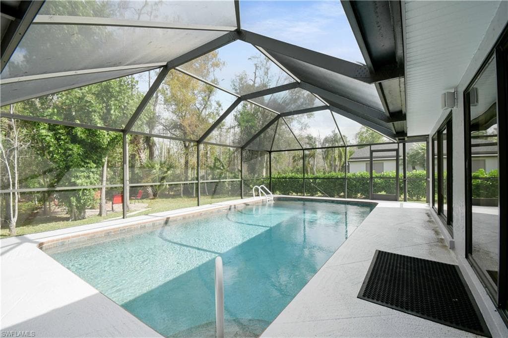 6686 Kestrel CIR-17