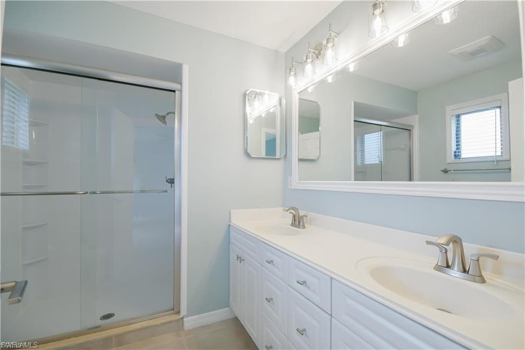6686 Kestrel CIR-20