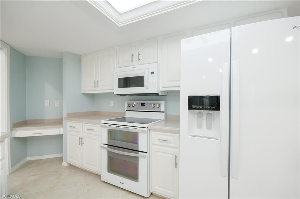 6686 Kestrel CIR-10