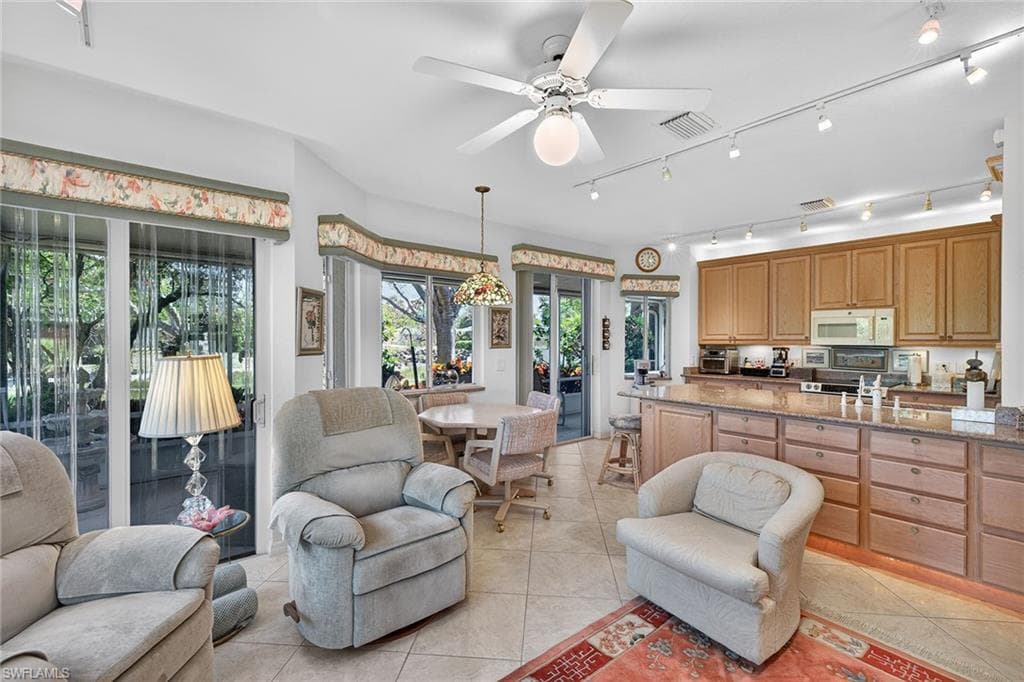 9560 Village View BLVD-14
