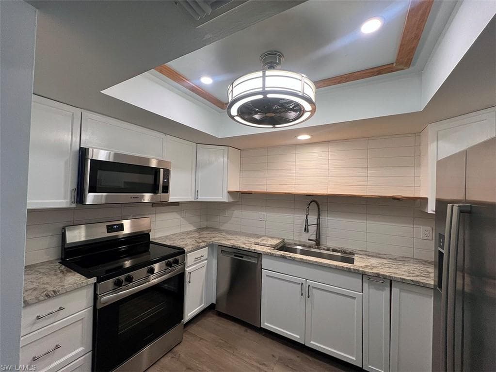3906 SE 11th PL 606-4