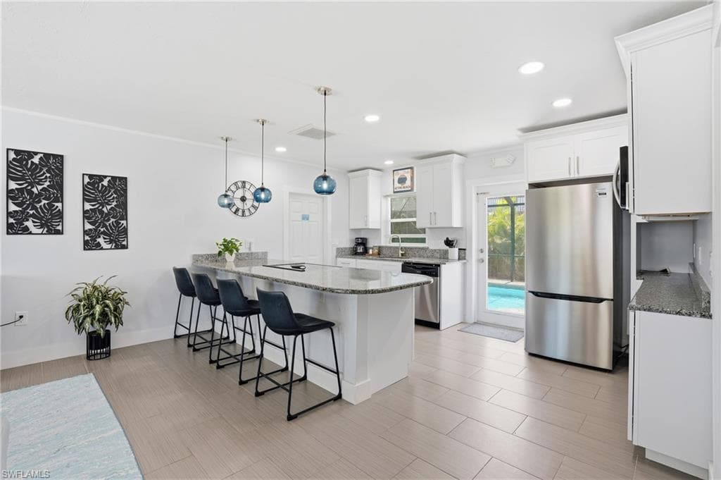 240 Fairweather LN-14
