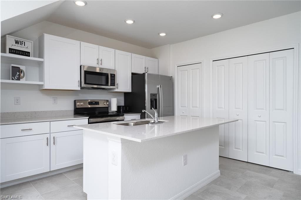 14267 Oviedo PL-4