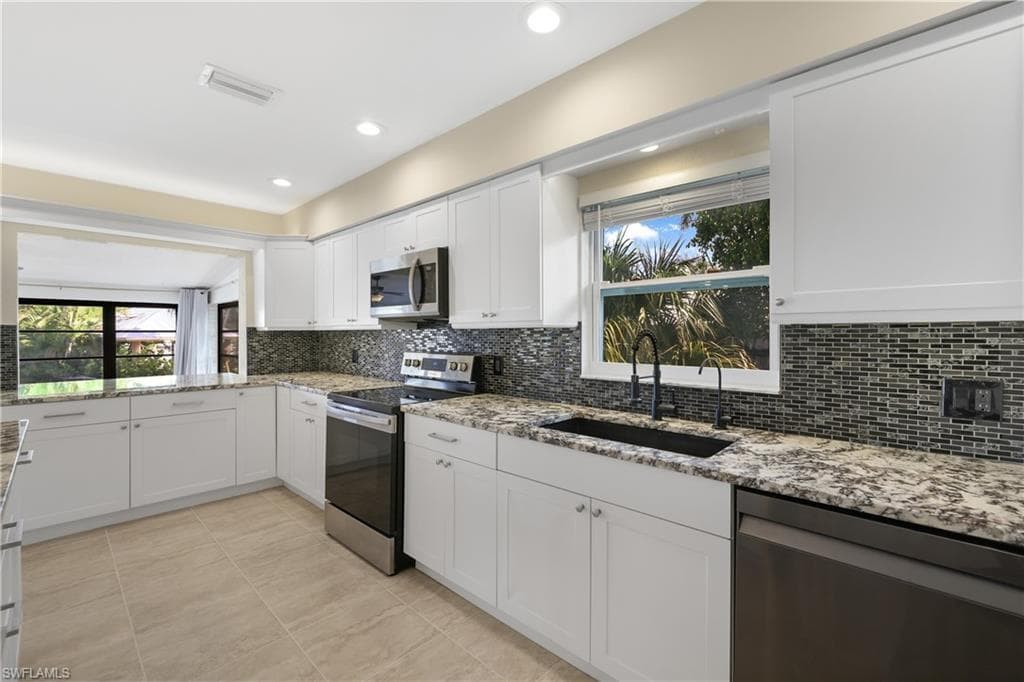 3461 Lakeview DR-17