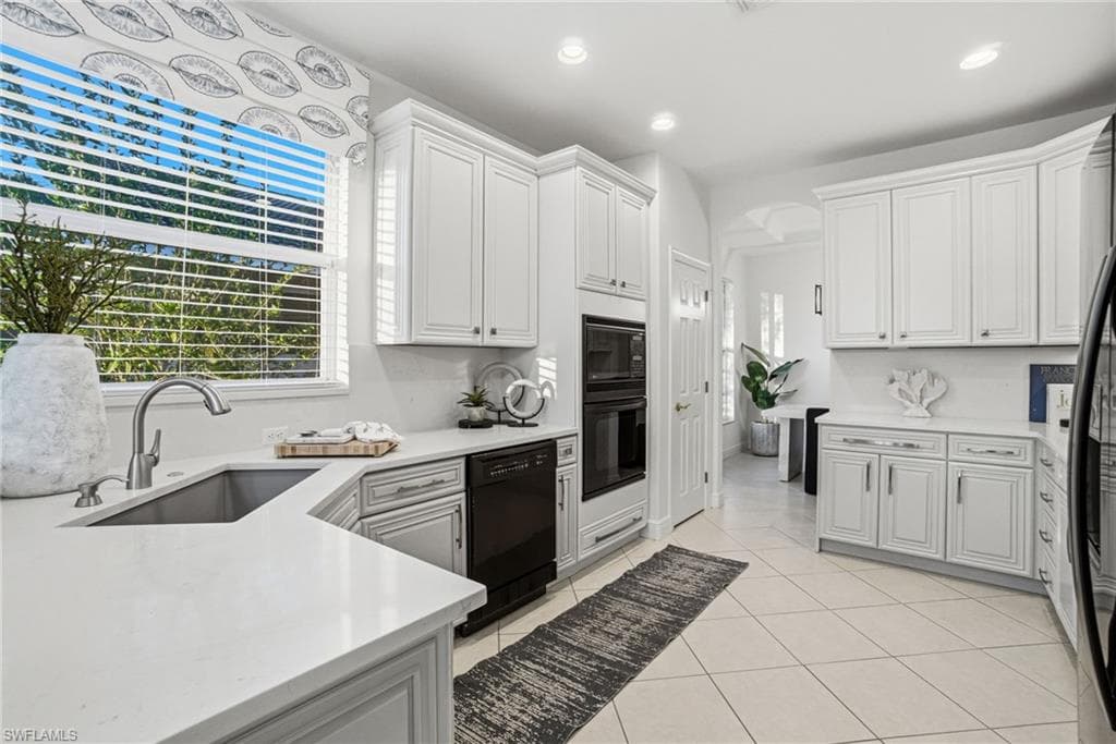 4828 Cerromar DR-16