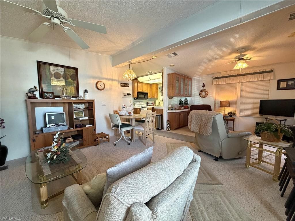 4621 Liberty LN E-8