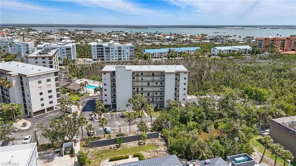 6891 Estero BLVD 362-27