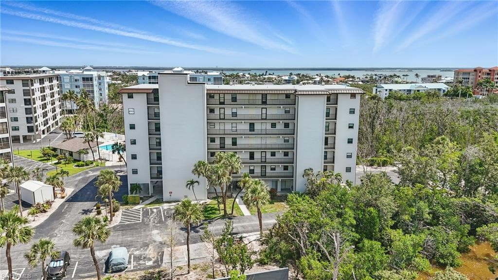 6891 Estero BLVD 362-26