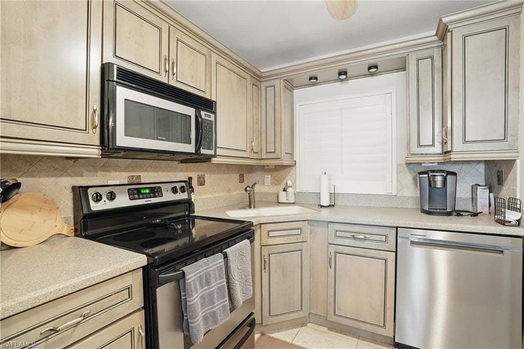 6891 Estero BLVD 362-10