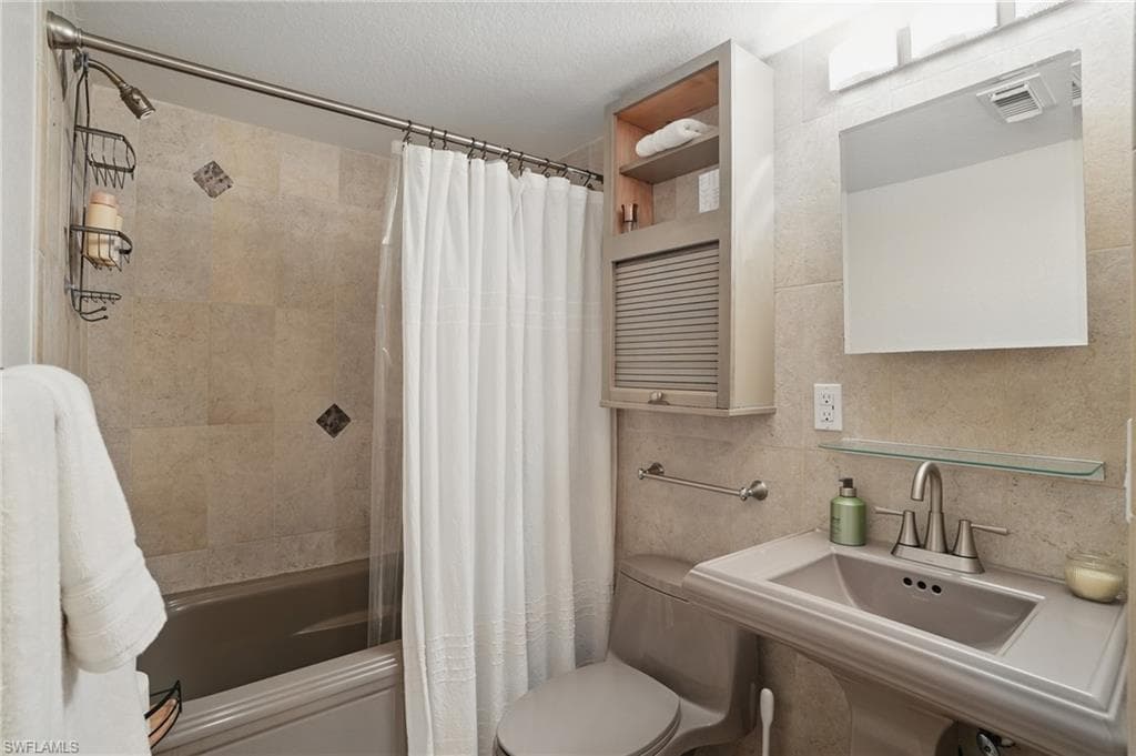 6891 Estero BLVD 362-18