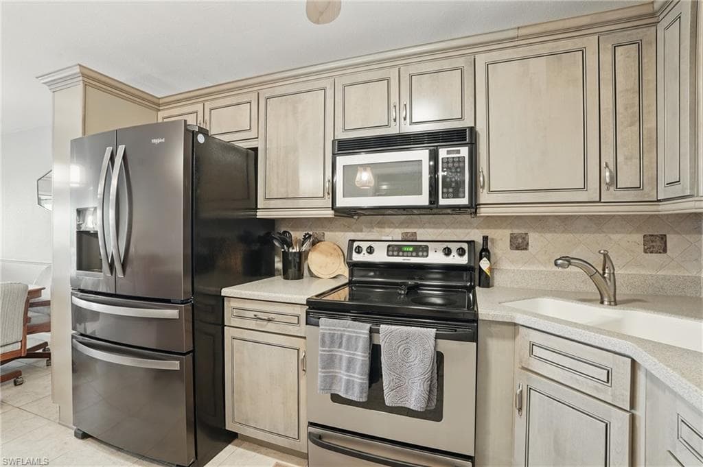 6891 Estero BLVD 362-11