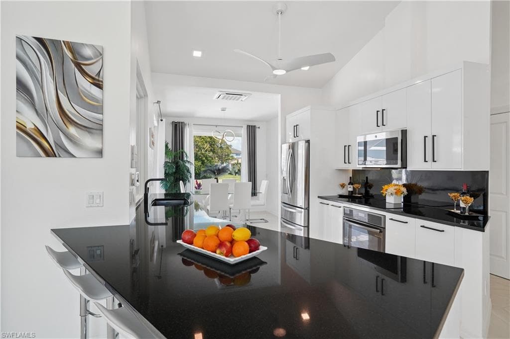 1775 Waterfall CT-18