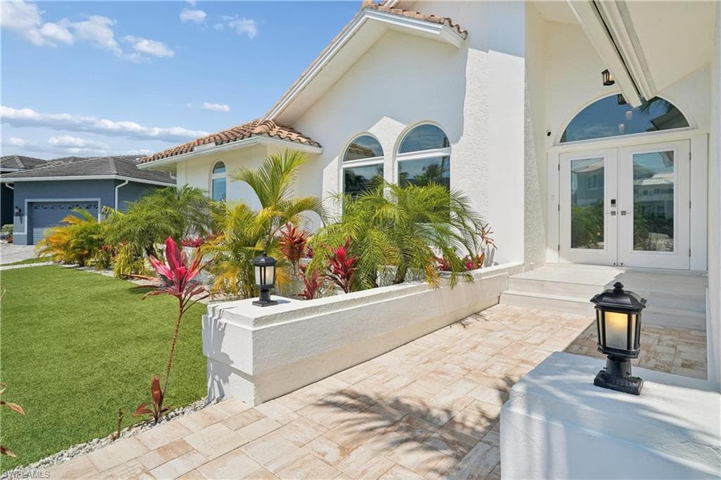 1775 Waterfall CT-11