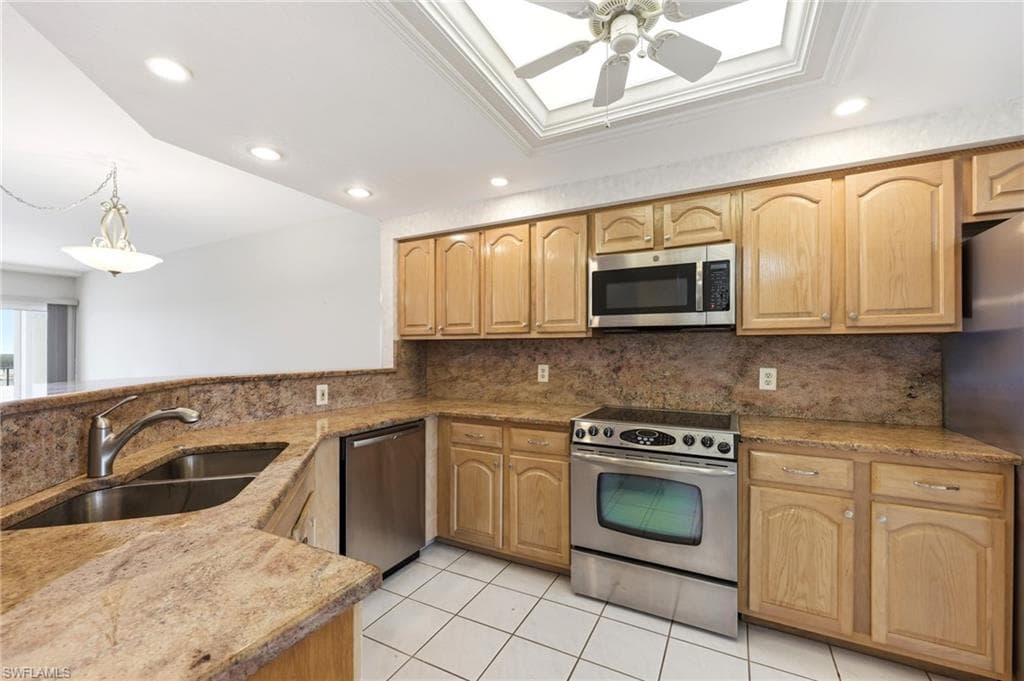 13105 Vanderbilt DR 407-4