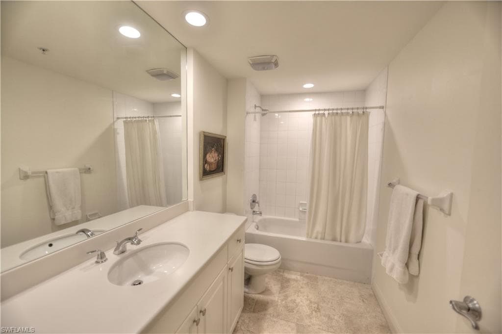 2090 W First ST 1009-26