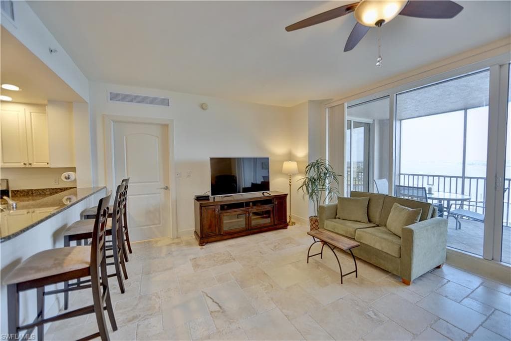2090 W First ST 1009-4