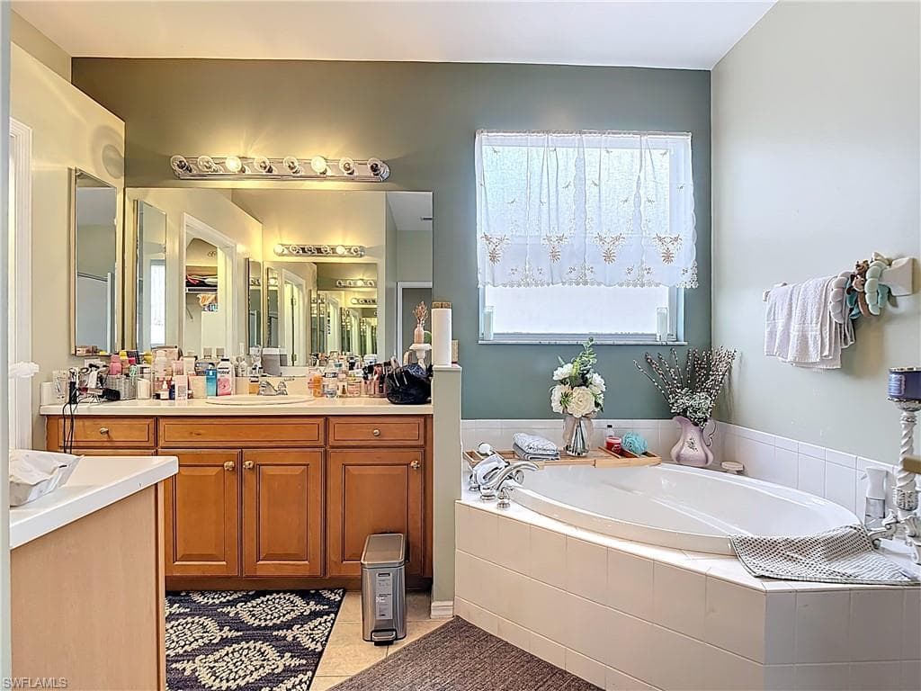 12596 Ivory Stone LOOP-21