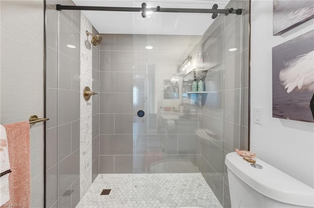345 Mango ST 401-32