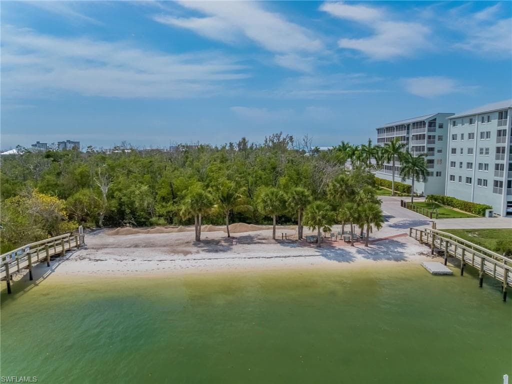 345 Mango ST 401-5