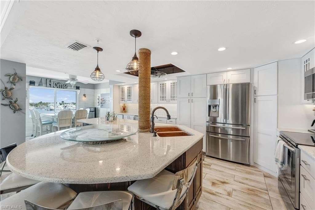 345 Mango ST 401-15