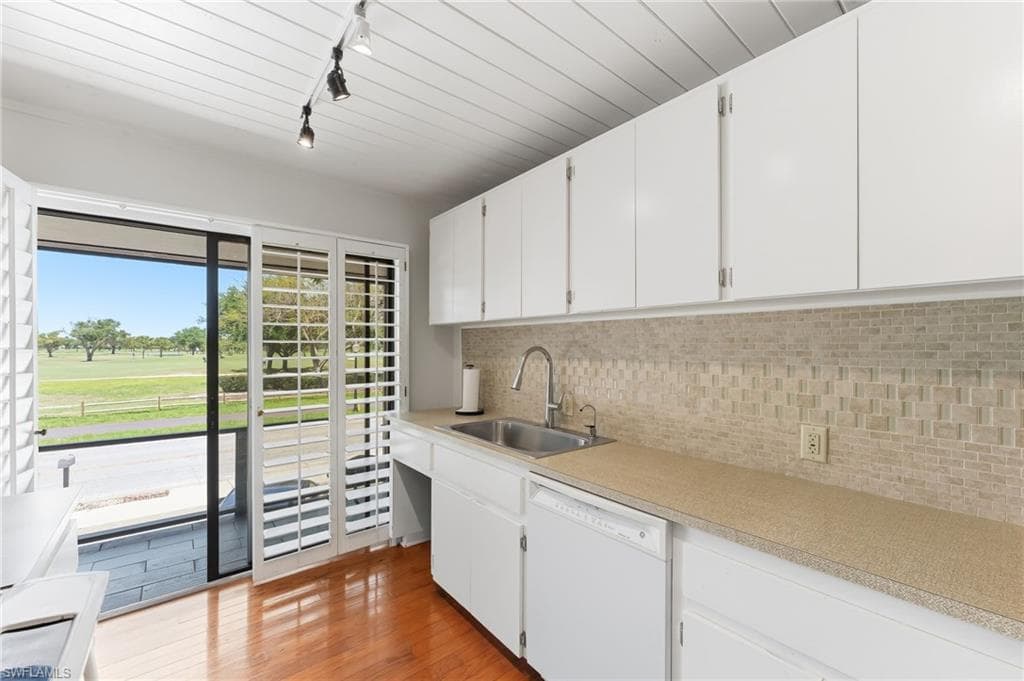 1702 Hill AVE-11