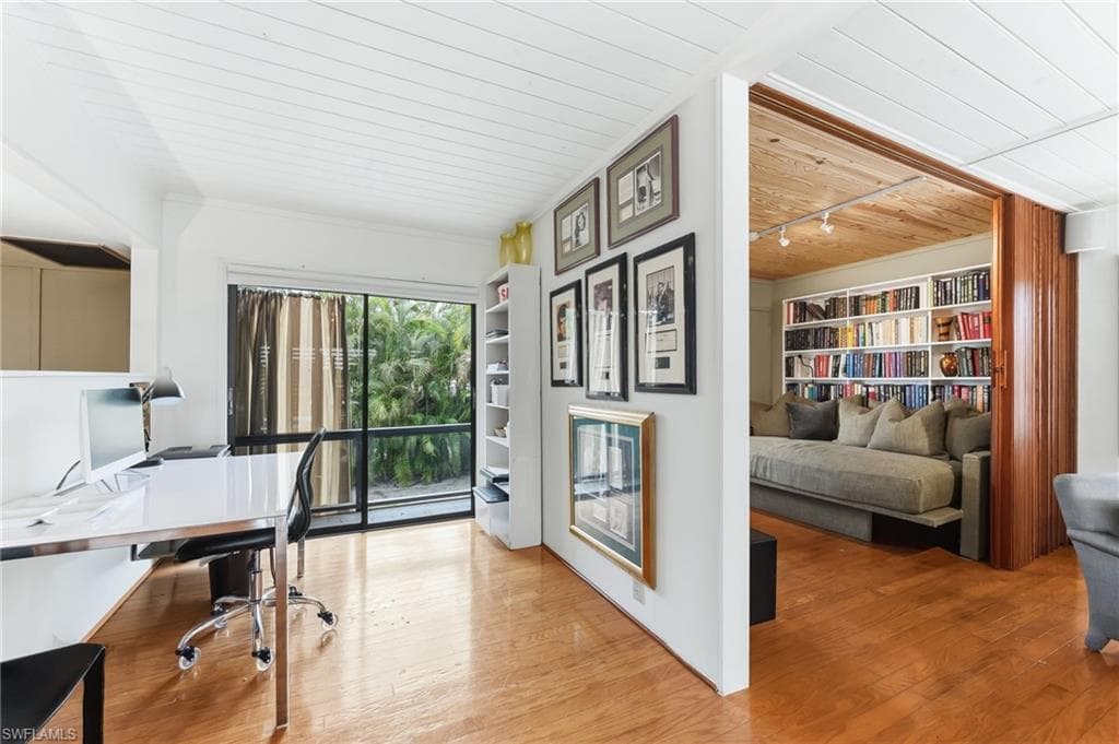 1702 Hill AVE-19