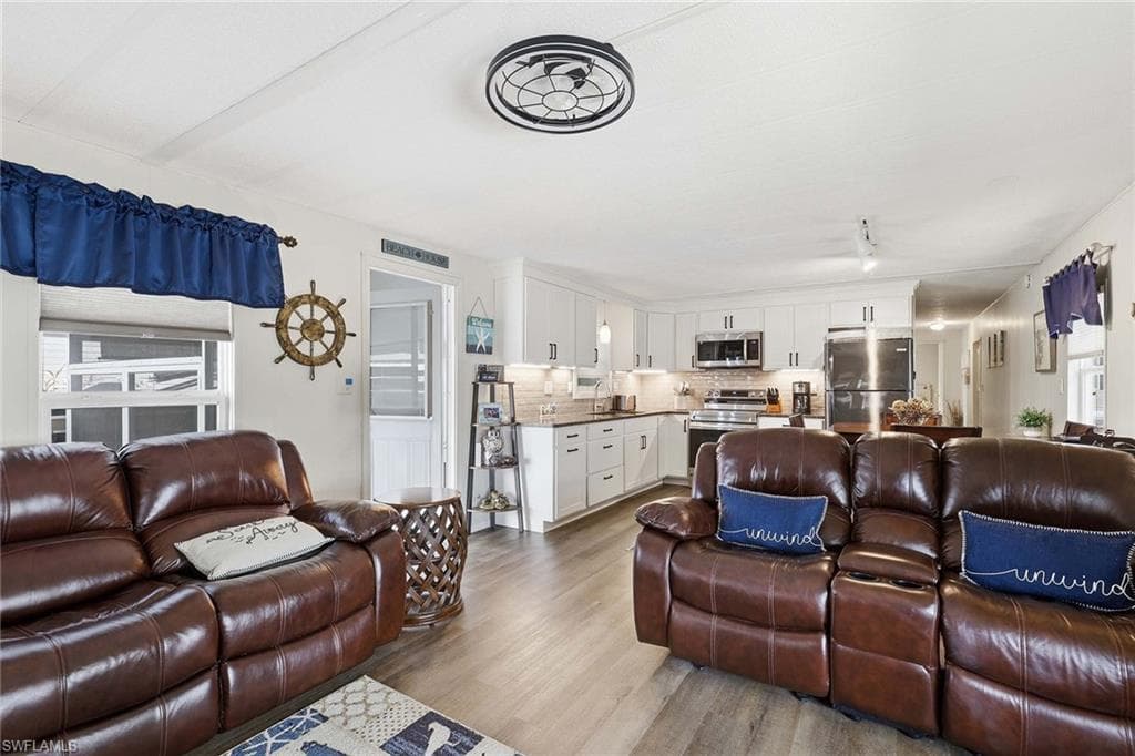 20631 Port DR-13