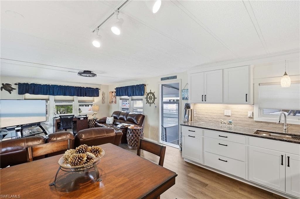 20631 Port DR-17