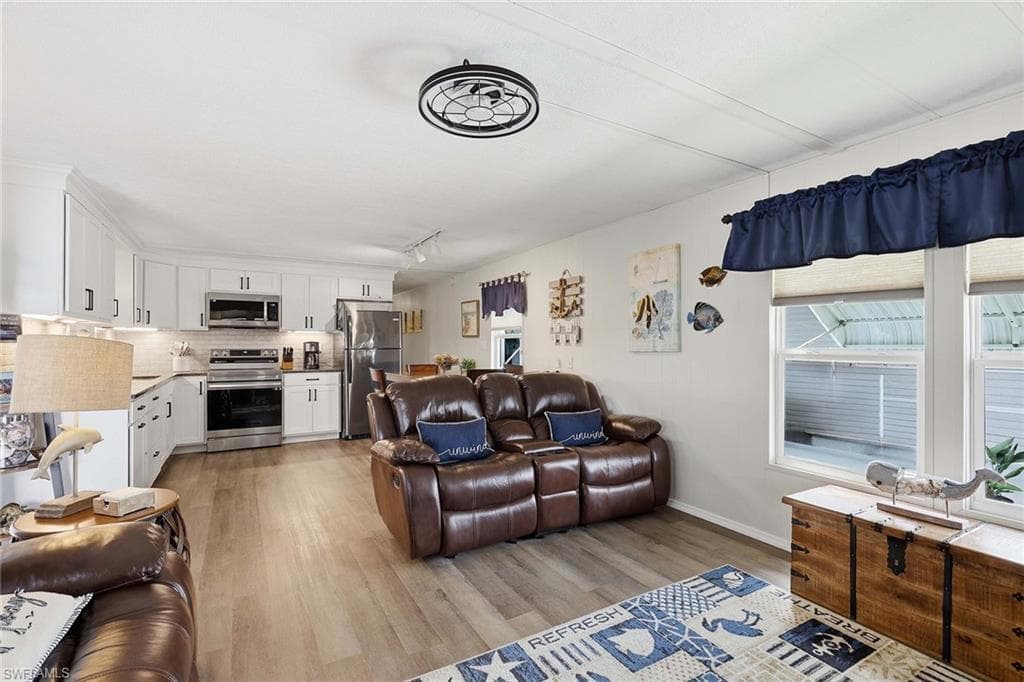 20631 Port DR-14