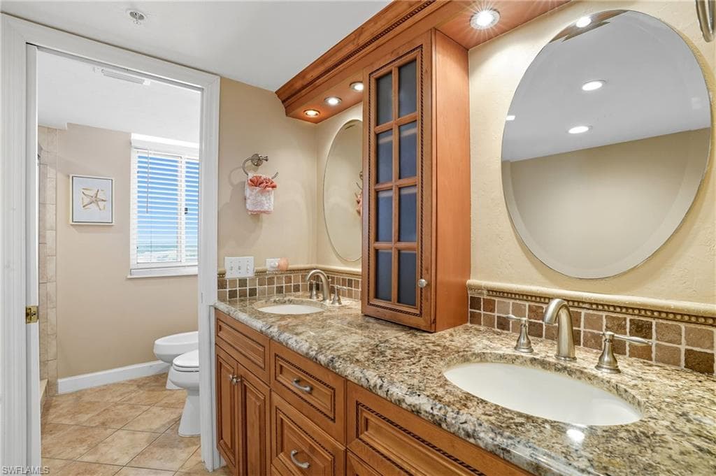 4745 Estero BLVD 801-25