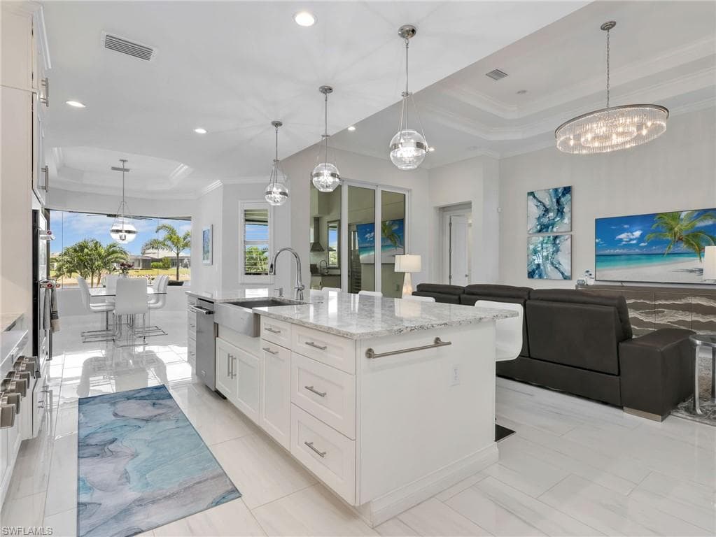9257 Cayman DR-17