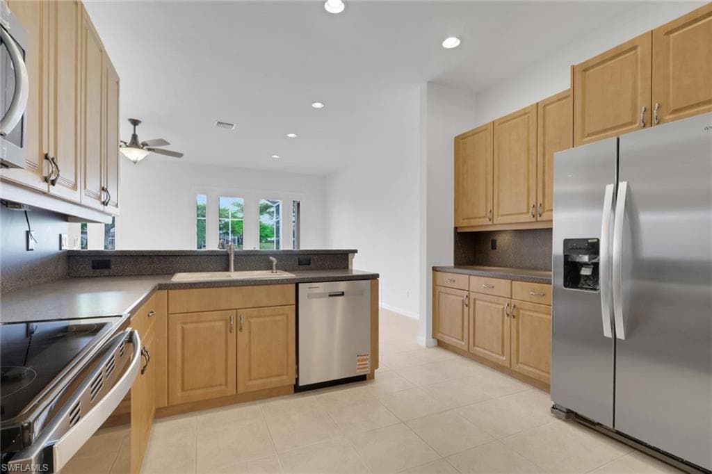 9404 Springview LOOP-10
