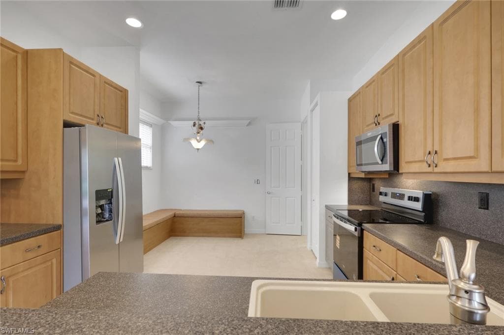 9404 Springview LOOP-8