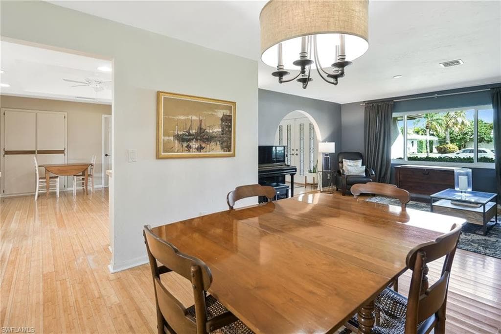 10361 Windsor WAY-11